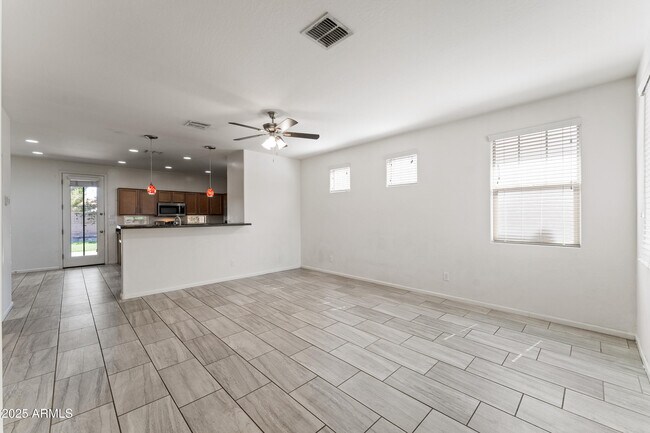 Foto del edificio - 3881 E Narrowleaf Dr
