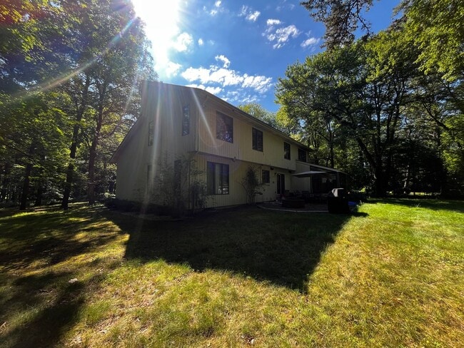 Foto del edificio - Spacious & Serene 4 Bedroom Country Contem...