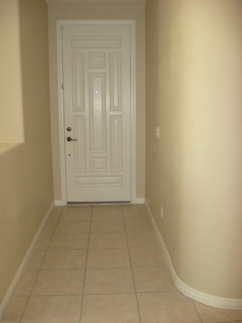 Building Photo - Beautiful, Spacious Four Bedroom + Loft Ho...