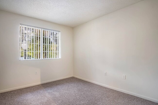 Building Photo - Heritage Cove