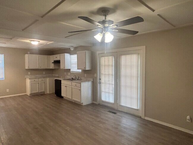 Foto del edificio - 20539 E 4th St