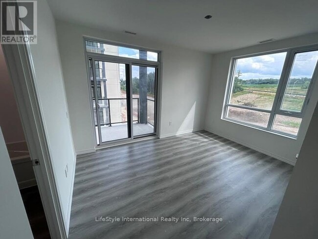 Photo du bâtiment - 181 Elmira Rd S