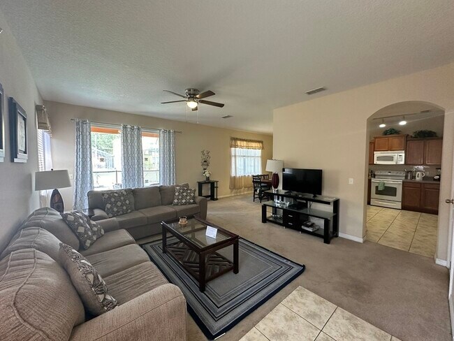 Building Photo - 738 Scrub Jay Way