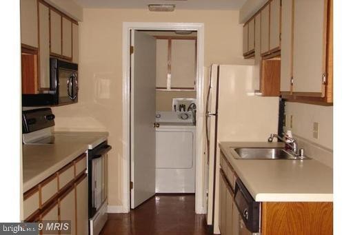 Building Photo - 1672 Woodlands Run