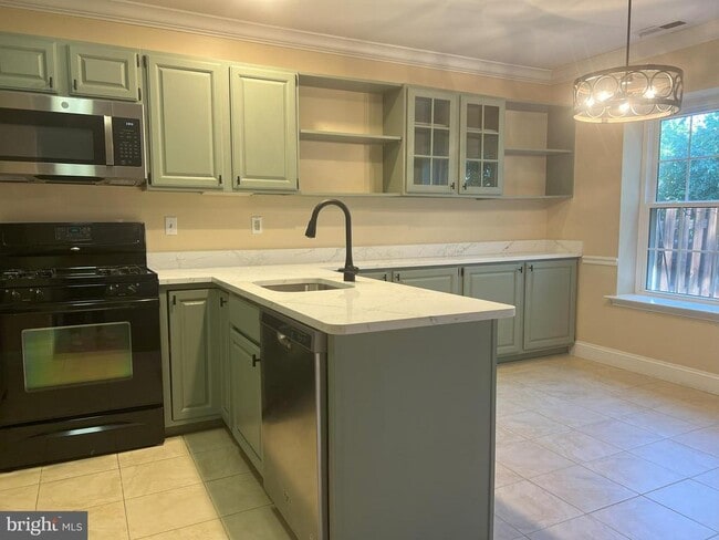 Building Photo - 243 Copper Beech Dr