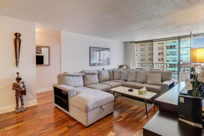 Foto del edificio - 3150 N Sheridan Rd