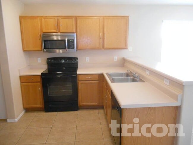 Building Photo - 1116 W Villa Maria Dr