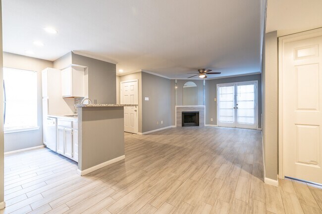 Building Photo - 14600 Fonmeadow Dr