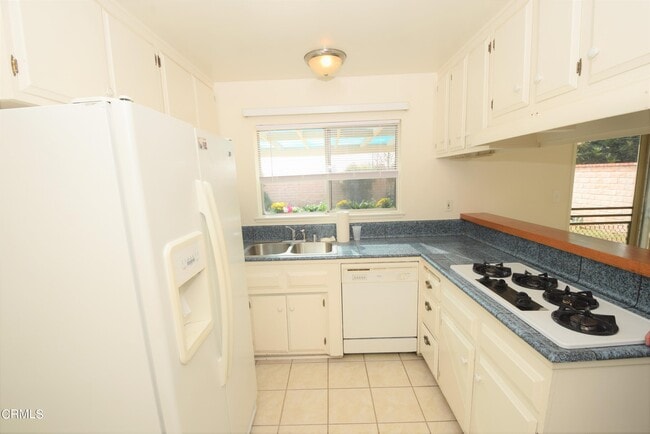 Building Photo - 1390 Skeel Dr