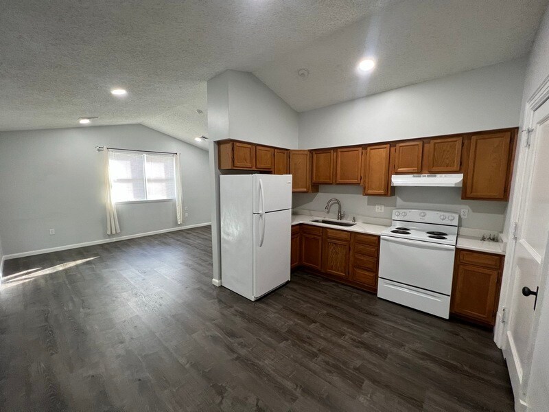 159 Bellman St, Throop, PA 18512 Condo for Rent in Throop, PA