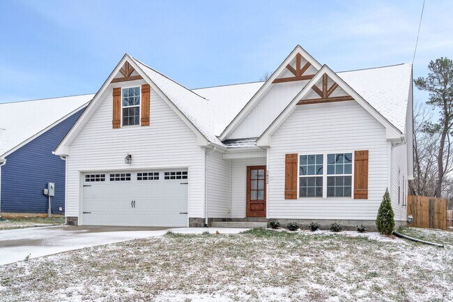 Foto del edificio - Pet Friendly Three Bedroom with Bonus!