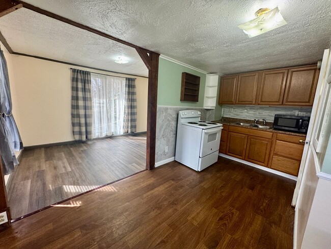 Foto del edificio - 1195 Mineral Ave