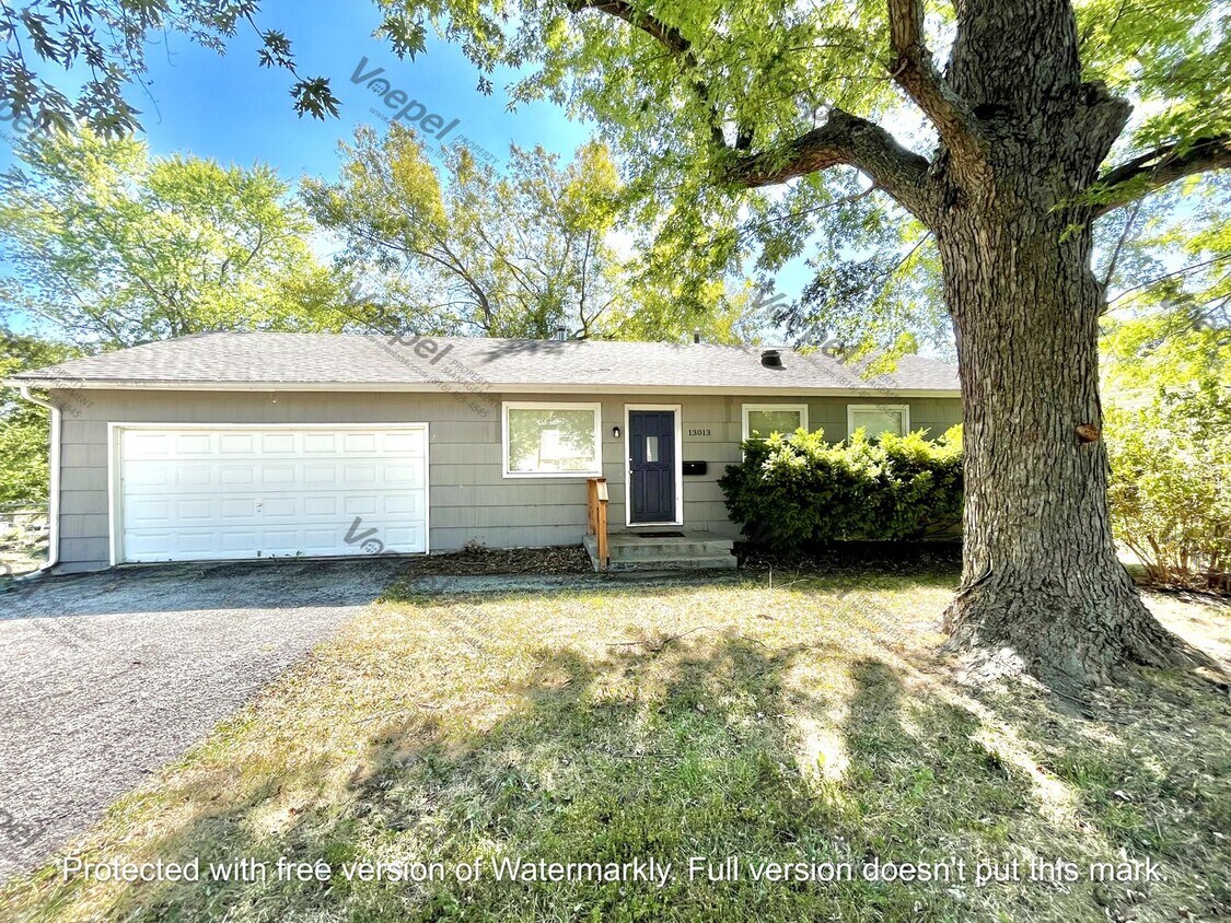 Primary Photo - Gorgeous Independence Ranch Home - Availab...