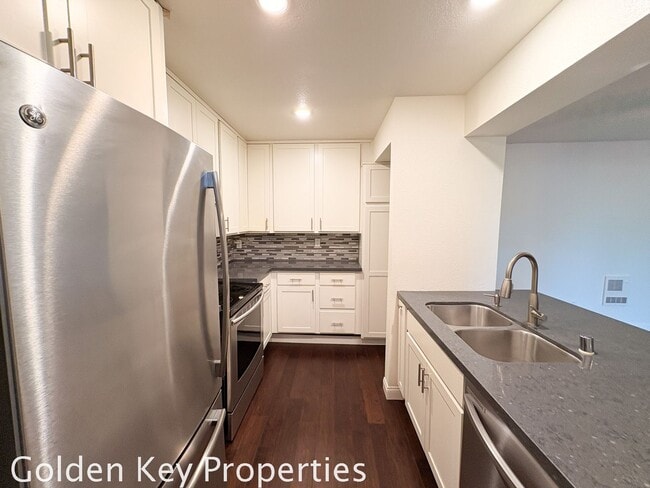 Building Photo - 2410 Altisma Way
