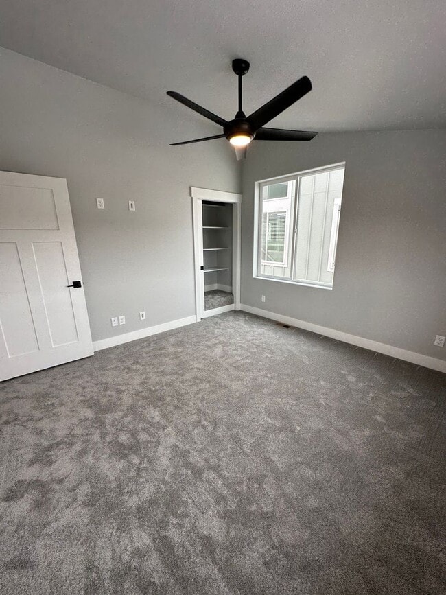 Building Photo - 226 Miller Ln