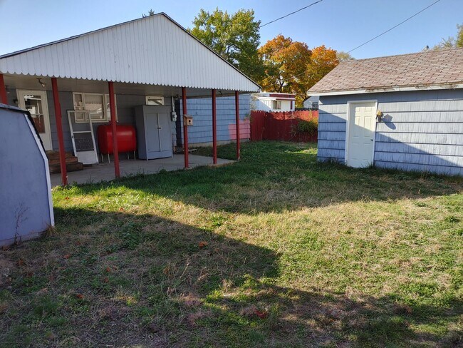 Building Photo - Spokane Valley Home Available Now!