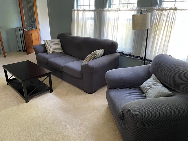 Building Photo - 3937 N Farwell Ave