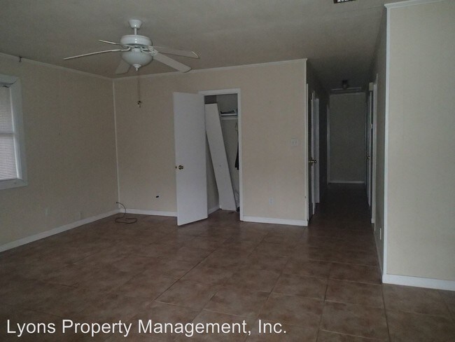Building Photo - 4575 Clayton Dr
