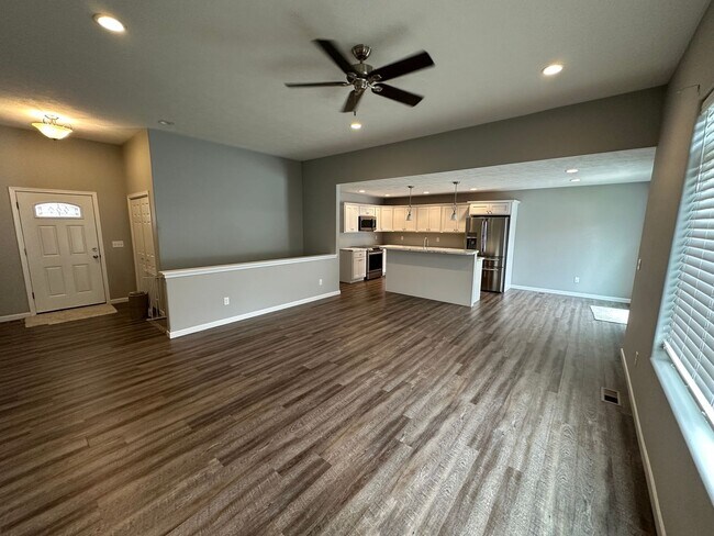 Building Photo - $2500 - Beautiful 3 bed 2 bath home in Sou...
