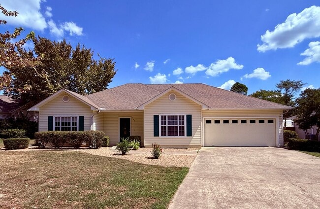 Building Photo - 587 Long Beach Dr