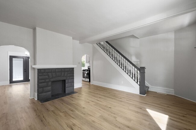 Building Photo - Charming 2 bedroom home in Beechview available May 1!