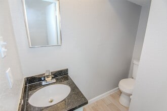 Building Photo - 1027 Montour Dr