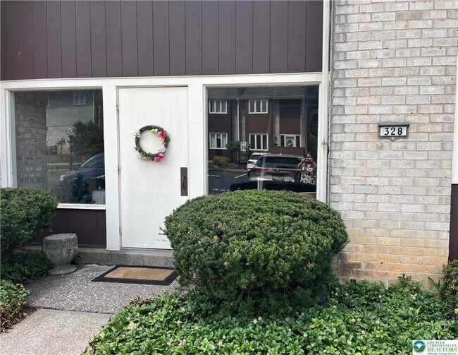 Foto del edificio - 328 Carver Dr