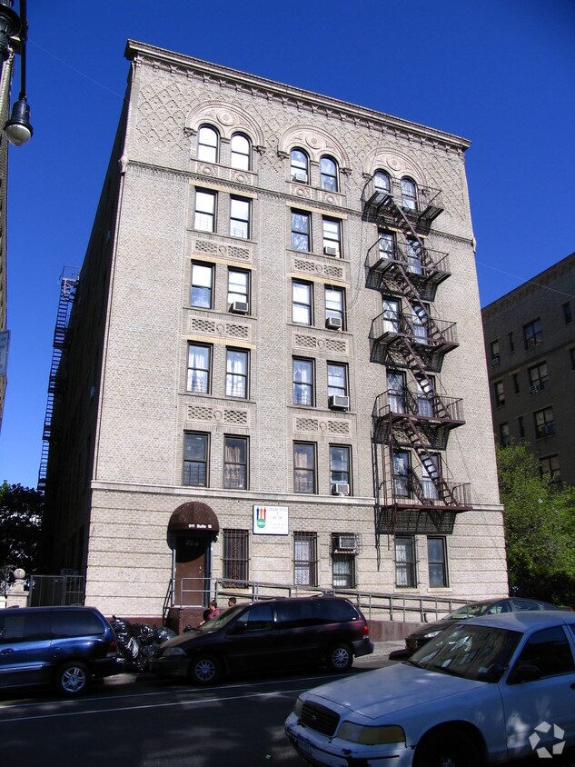 Primary Photo - 911 Walton Ave