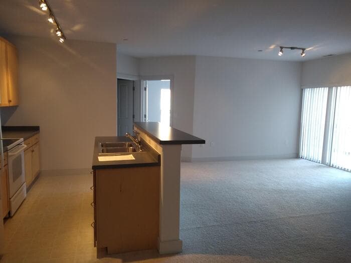 Foto principal - LARGE 1-BEDROOM, 830 SQ.FT.