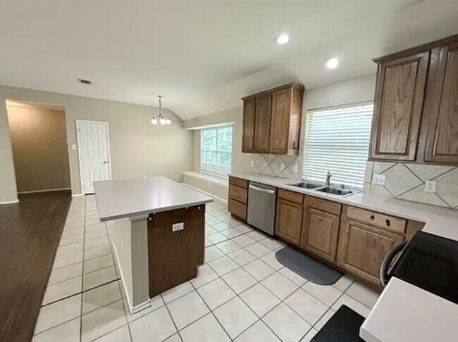 Foto del edificio - 13645 Valley Mills Dr