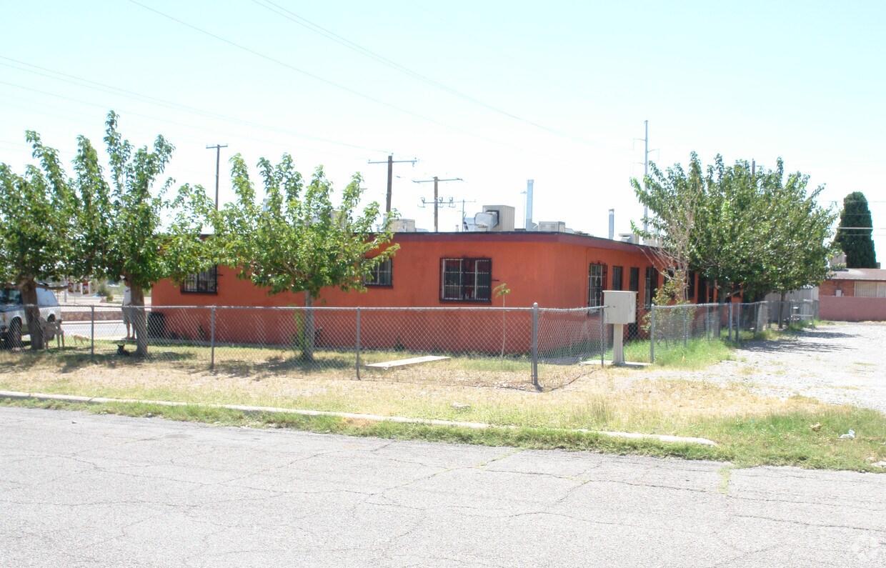 Building Photo - 4030 Taylor Ave