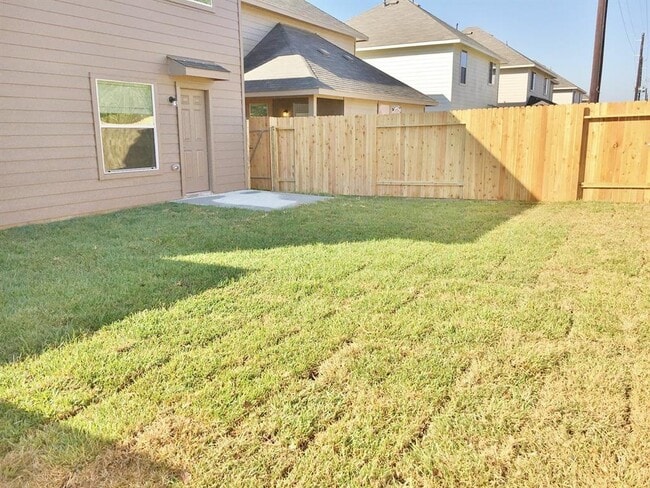 Building Photo - 18902 Venito Dr
