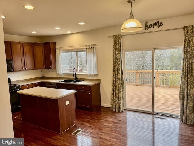 Building Photo - 6003 Popes Creek Pl