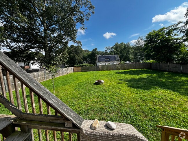 Building Photo - 135 Hawksley Ave