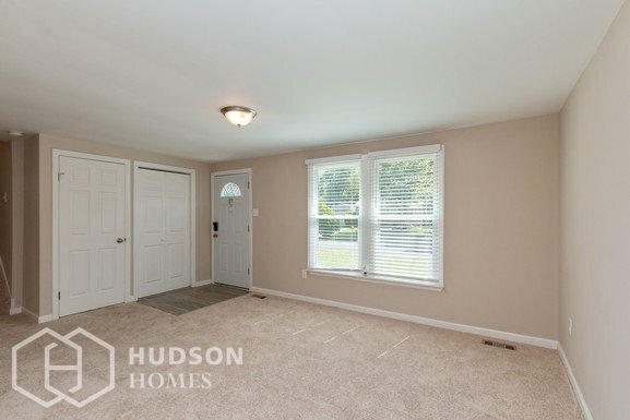 Building Photo - 5913 Maple Dr