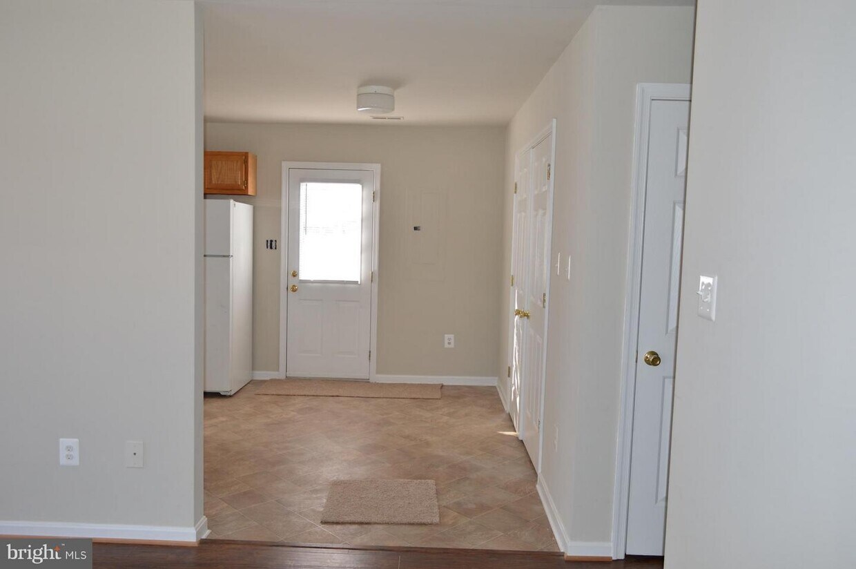 Primary Photo - 1756 Cypress Dr