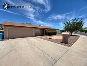 Building Photo - 3222 W Villa Maria Dr