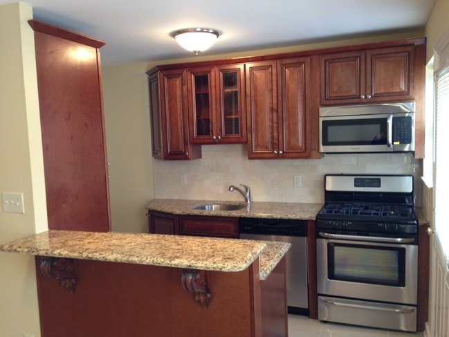 Kitchen - Chanler at Montclair