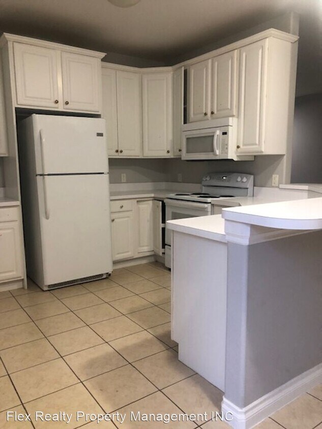 3 br, 2 bath House 6405 TRIPLE CROWN LANE House Rental in Toledo