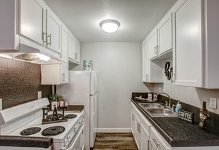 Building Photo - Sunshine Apartments