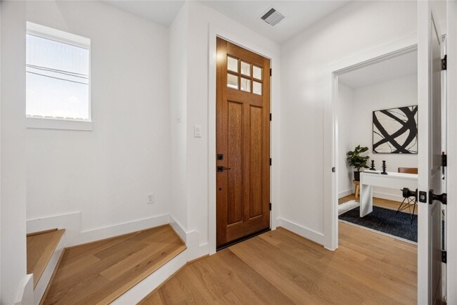 Foto del edificio - 2806 Mills St