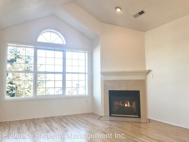 Building Photo - 2 br, 2.5 bath House - 410 N Bridgeton Rd.