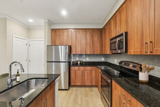 Building Photo - Avalon Falls Church