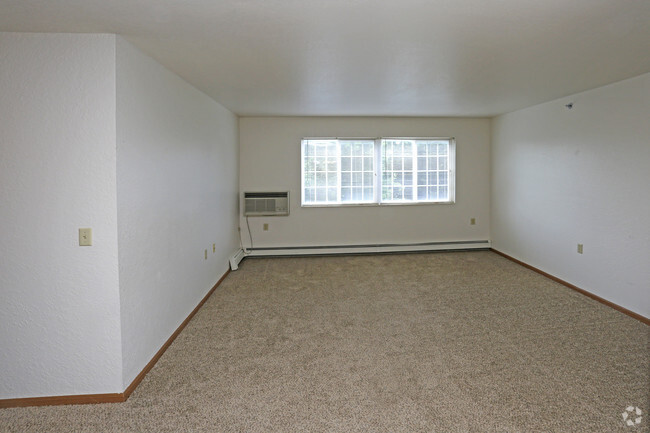 2BR, 1BA - 900 SF Living Room - Timber Ridge Apartments