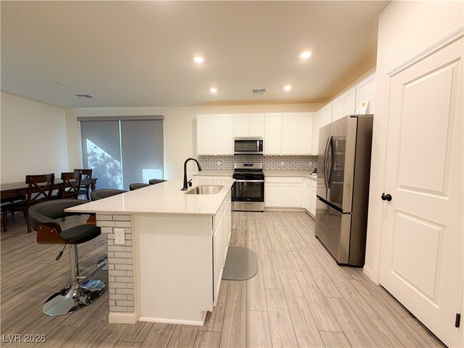 Building Photo - 9827 Cluny Ave