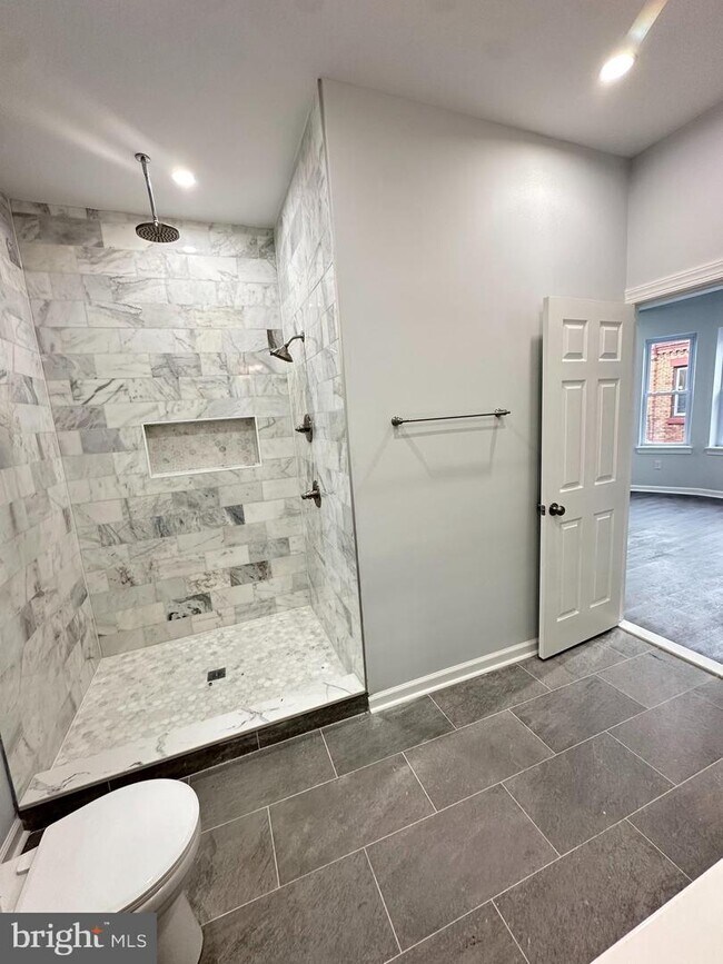 Foto del edificio - 1549 N Newkirk St