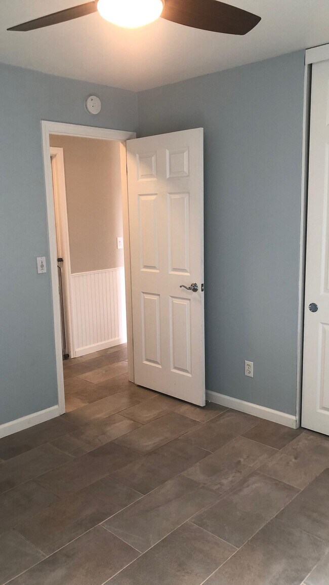 Foto del edificio - 1586 Dolphin Dr