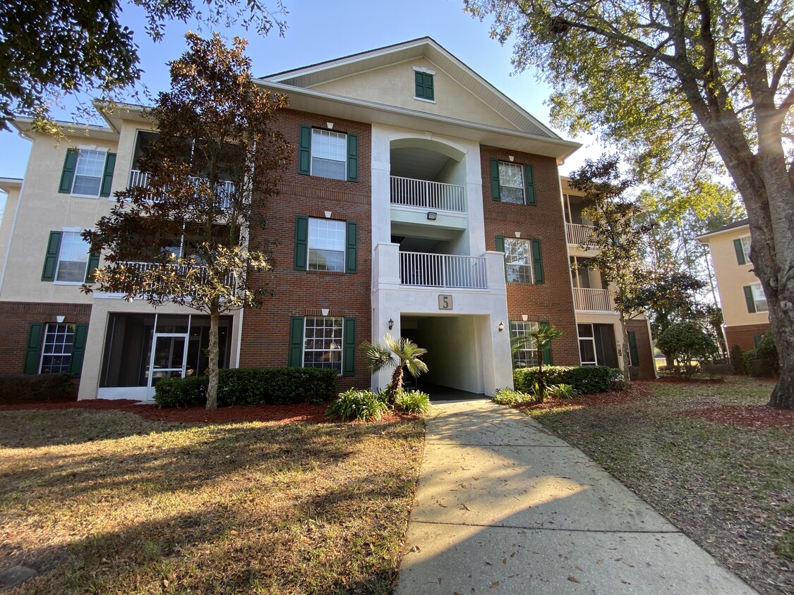 Front Bldg View - 785 Oakleaf Plantation Pky