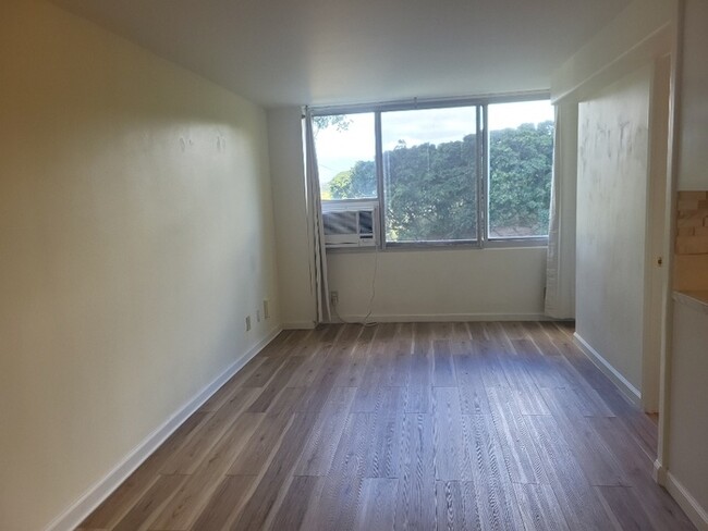 Building Photo - Convenient Studio in Century Park Plaza – ...