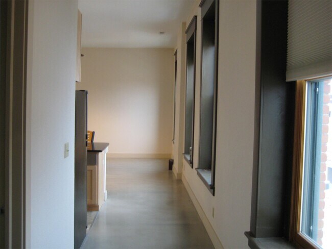 Building Photo - 606 Lafayette St